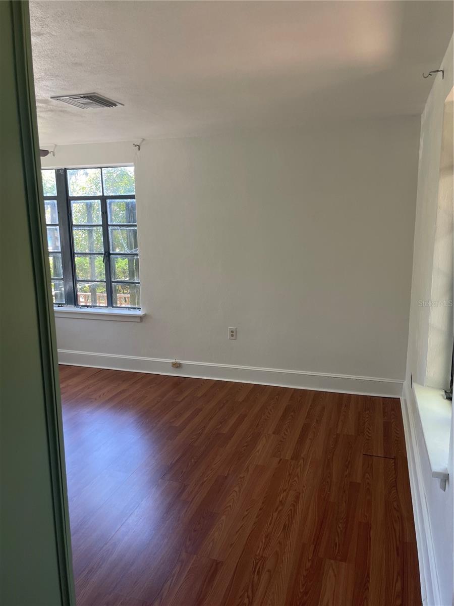 Image 19 of 34 For 456 Minneola Avenue