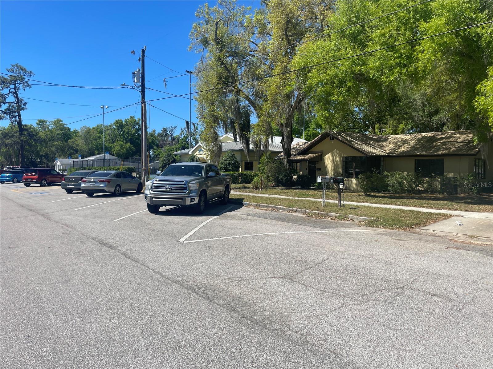 Image 6 of 34 For 456 Minneola Avenue