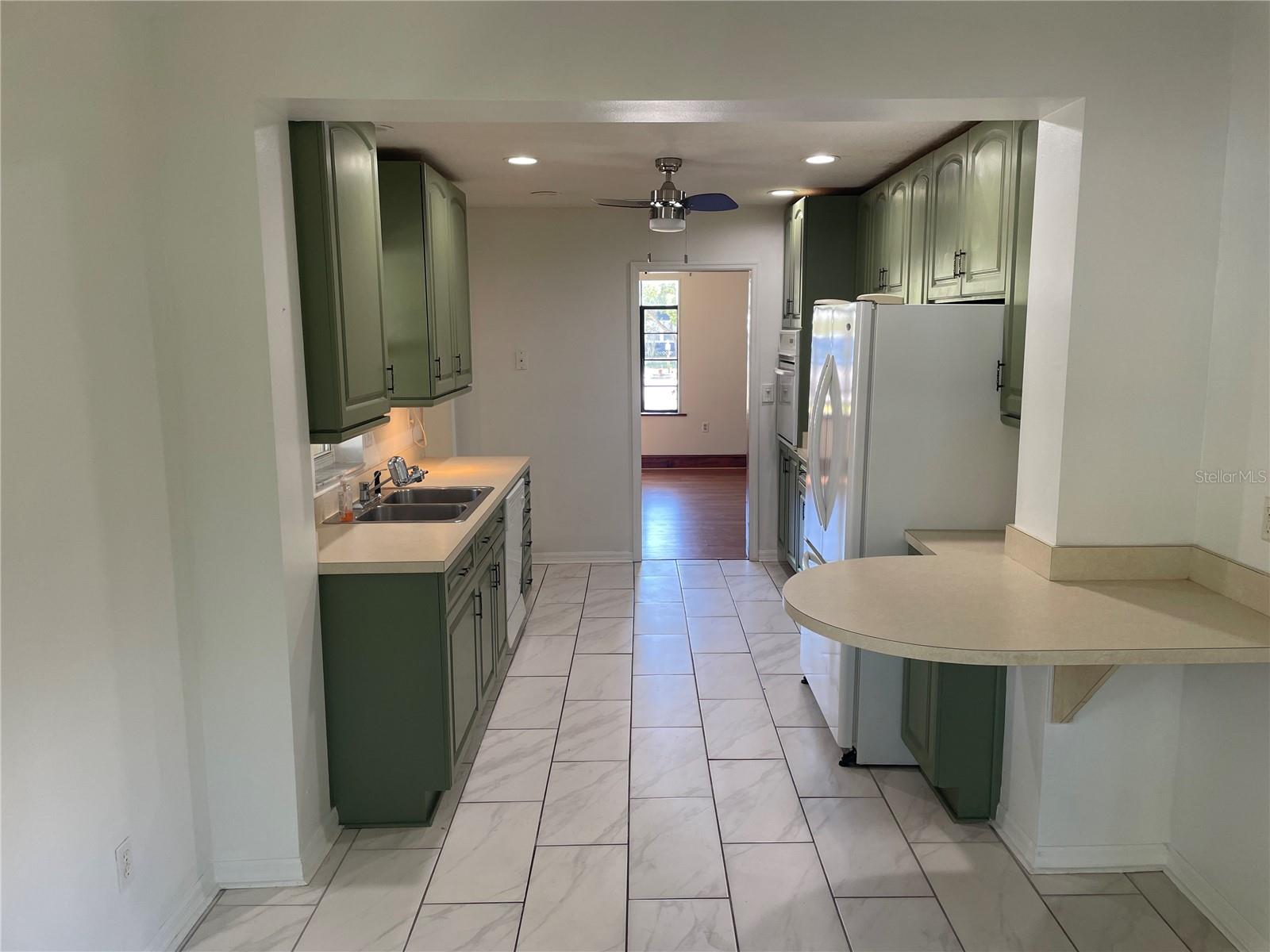 Image 9 of 34 For 456 Minneola Avenue