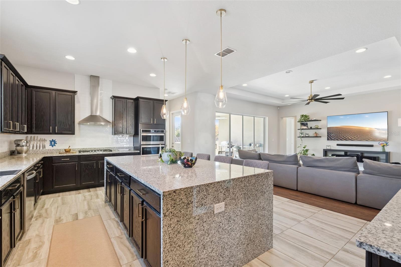 Image 17 of 66 For 14872 Winkfield Court