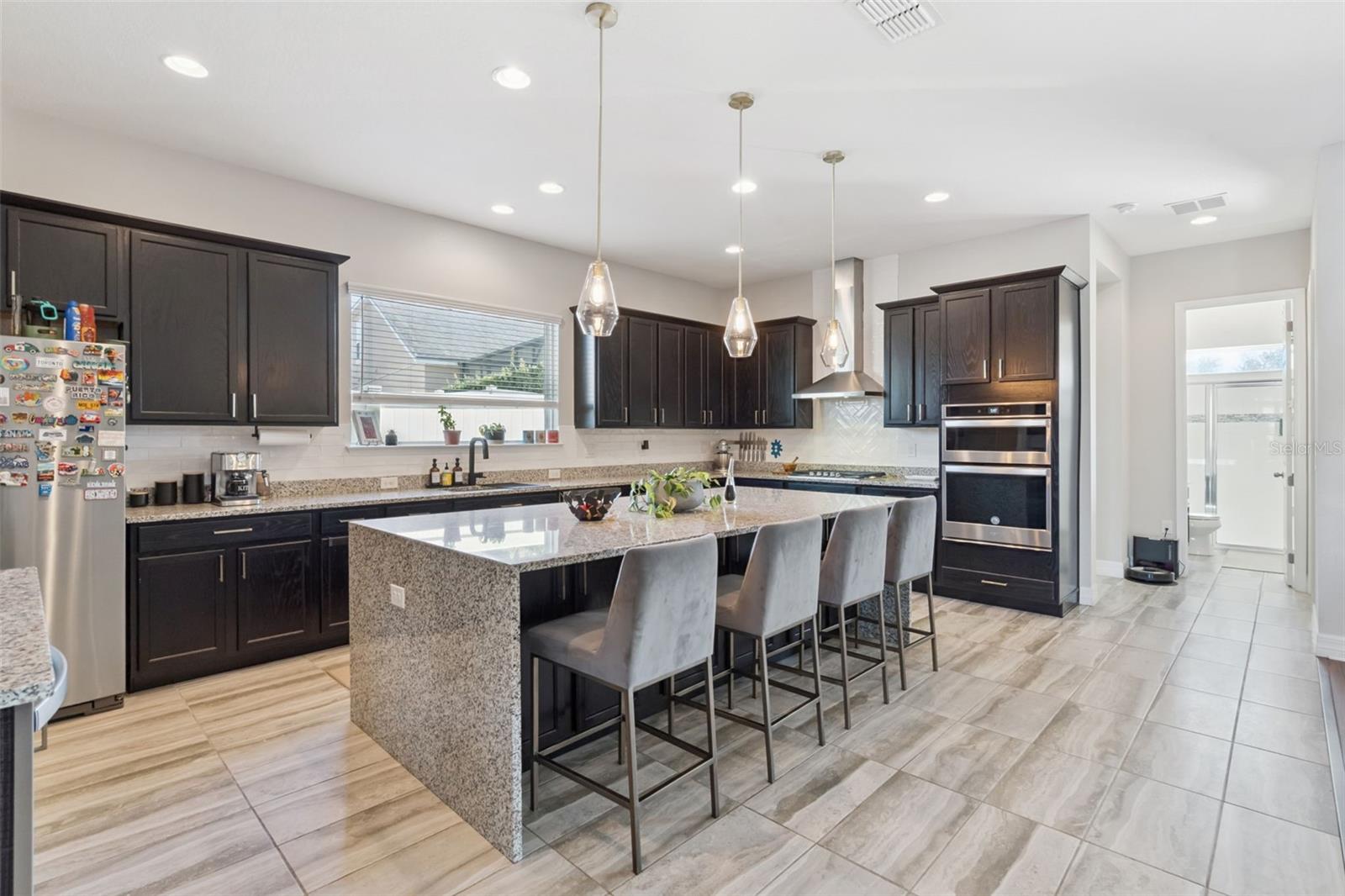 Image 18 of 66 For 14872 Winkfield Court