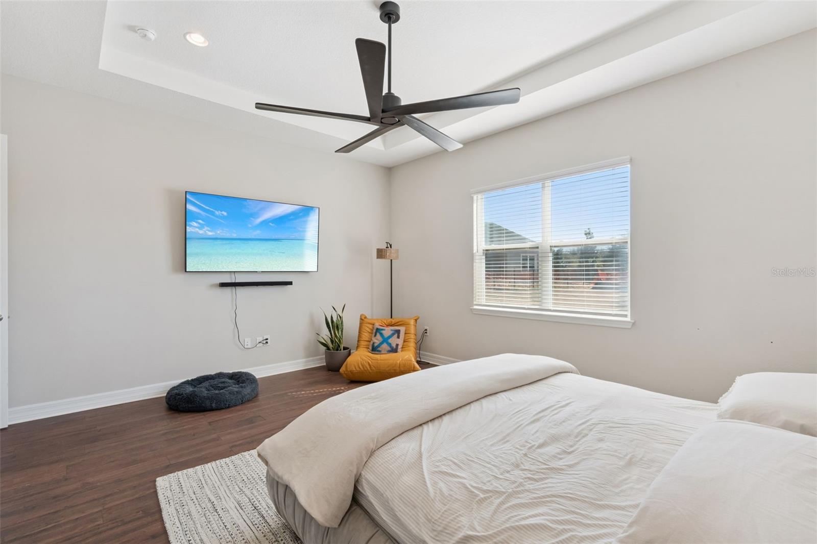 Image 27 of 66 For 14872 Winkfield Court