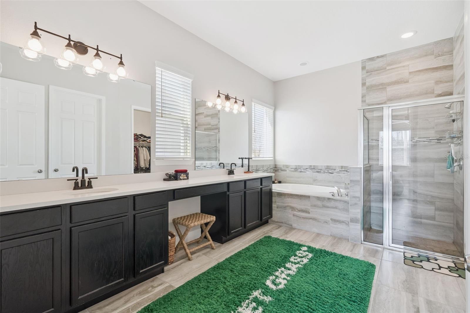 Image 34 of 66 For 14872 Winkfield Court