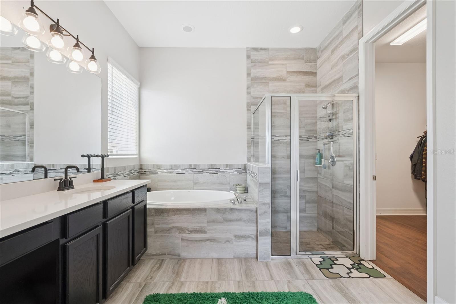 Image 35 of 66 For 14872 Winkfield Court