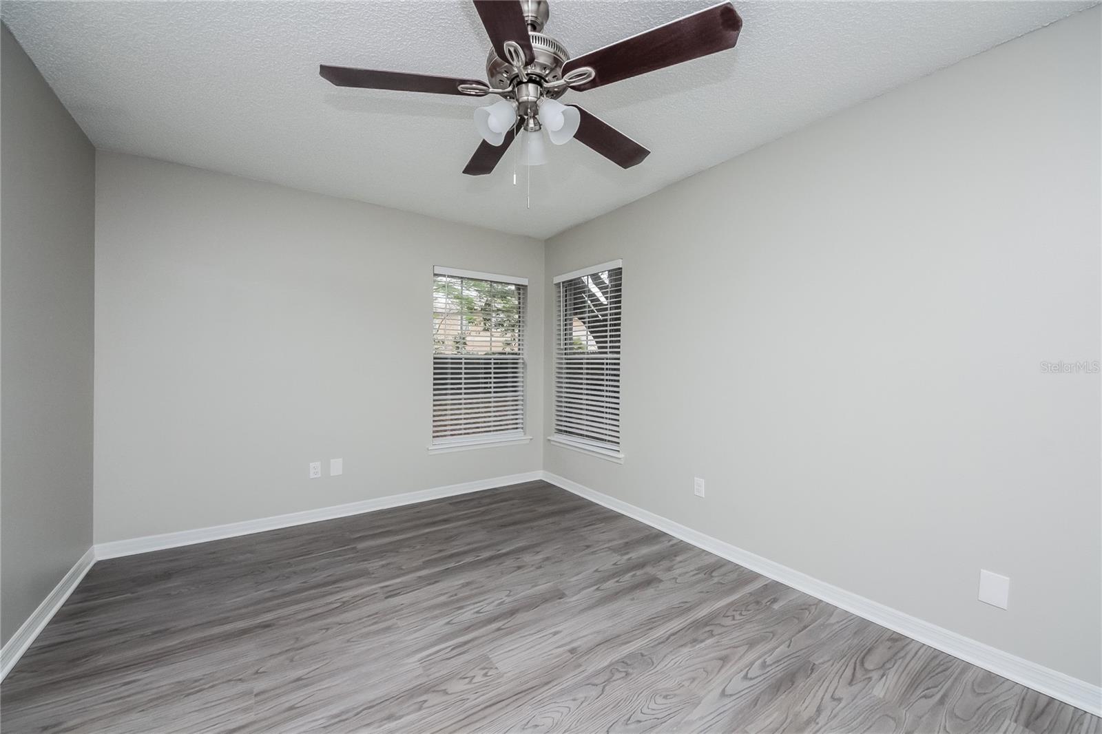 Image 11 of 16 For 305 Killington Way