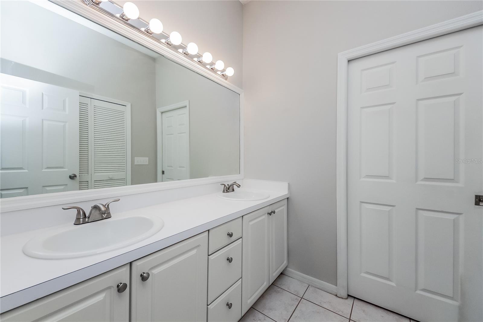 Image 9 of 16 For 305 Killington Way