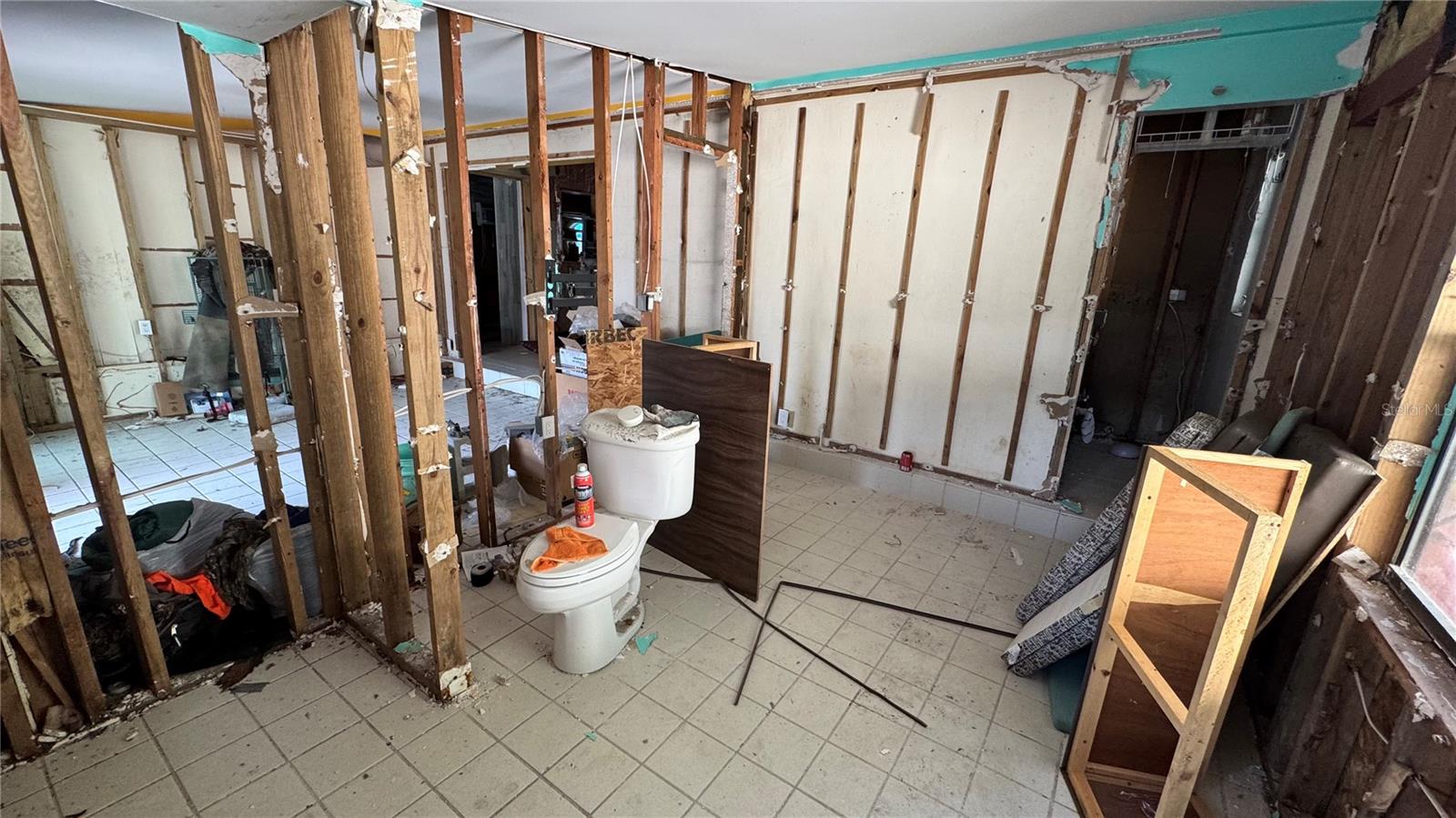 Listing photo id 8 for 5290 Circle Drive