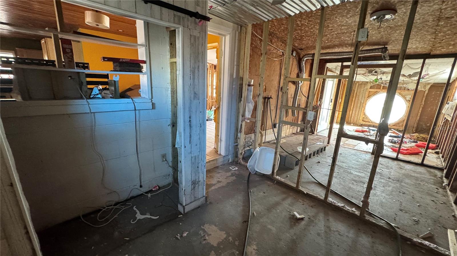 Listing photo id 11 for 5290 Circle Drive