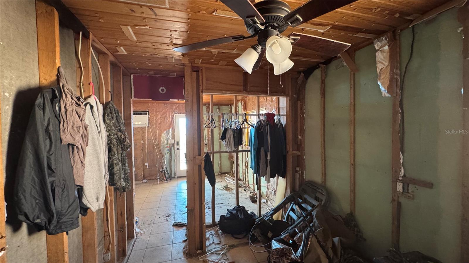 Listing photo id 4 for 5290 Circle Drive