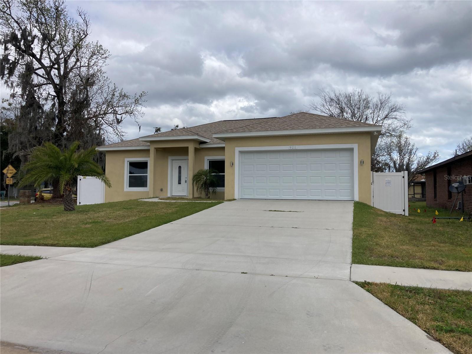 Image 2 of 18 For 925 Lora Street