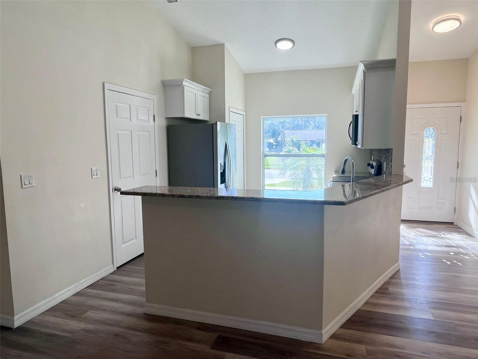 Image 5 of 18 For 925 Lora Street