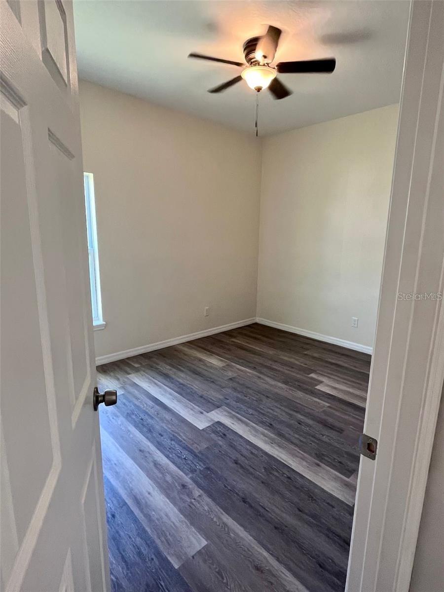 Image 8 of 18 For 925 Lora Street