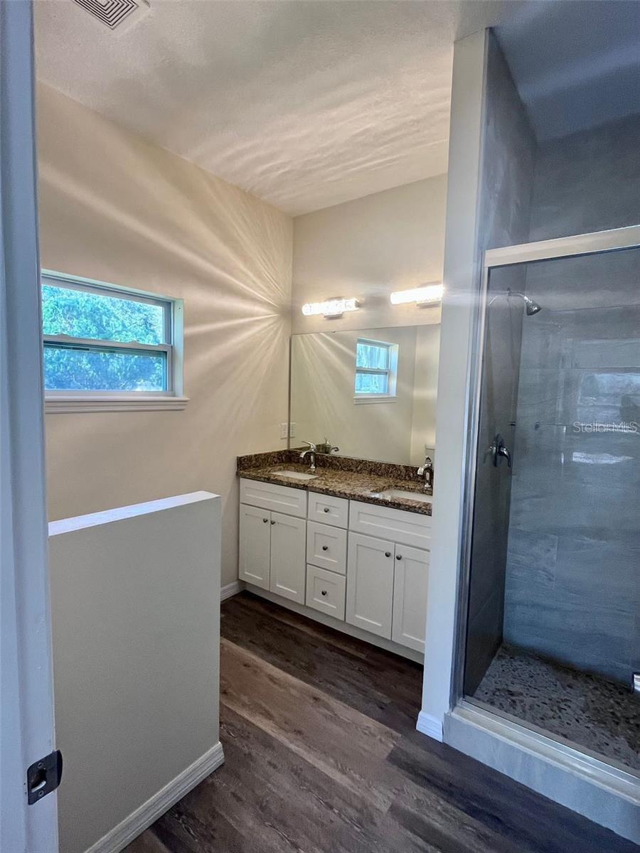 Image 9 of 18 For 925 Lora Street