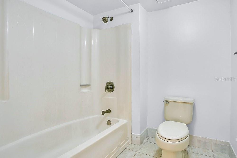 Image 20 of 35 For 325 Tangle Run Boulevard 1113