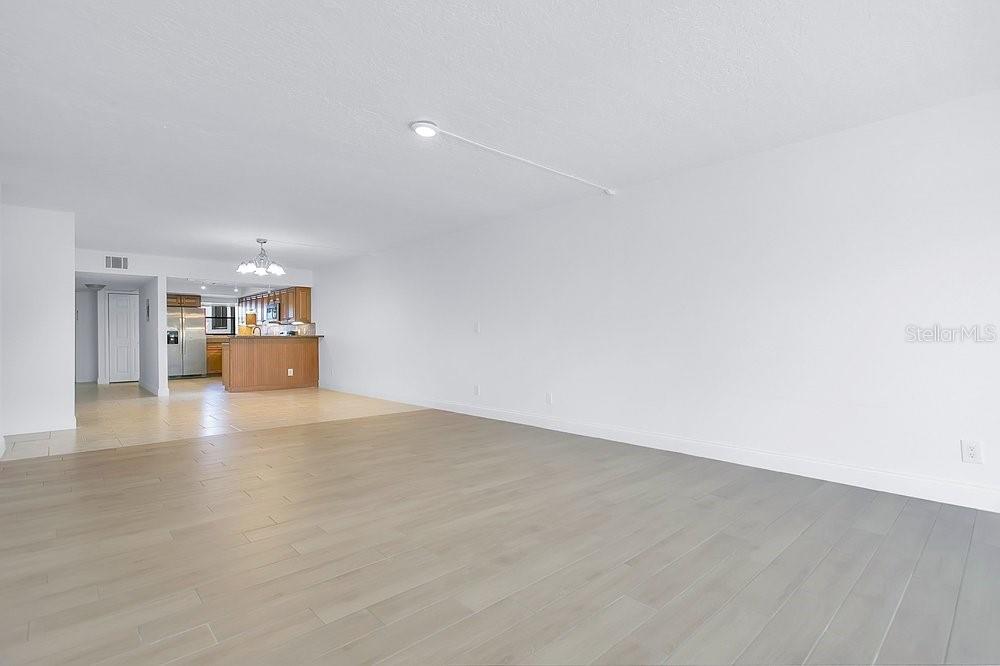 Image 7 of 35 For 325 Tangle Run Boulevard 1113