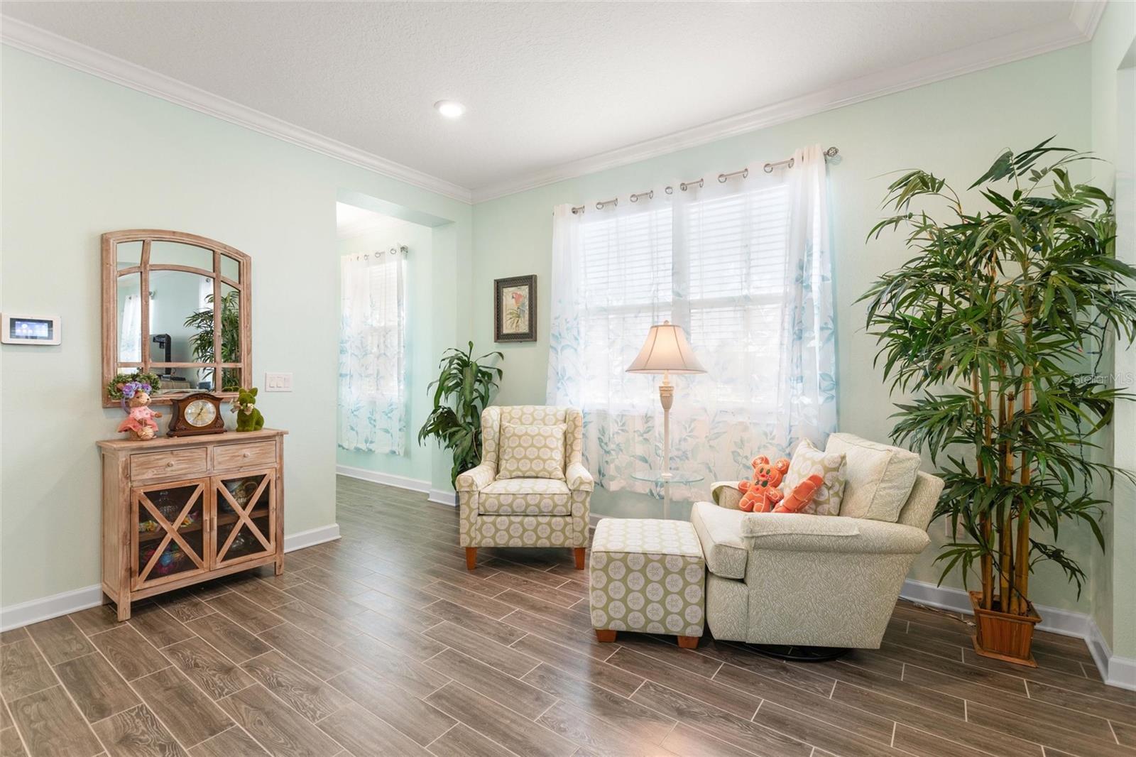 Image 11 of 63 For 2937 Theme Street