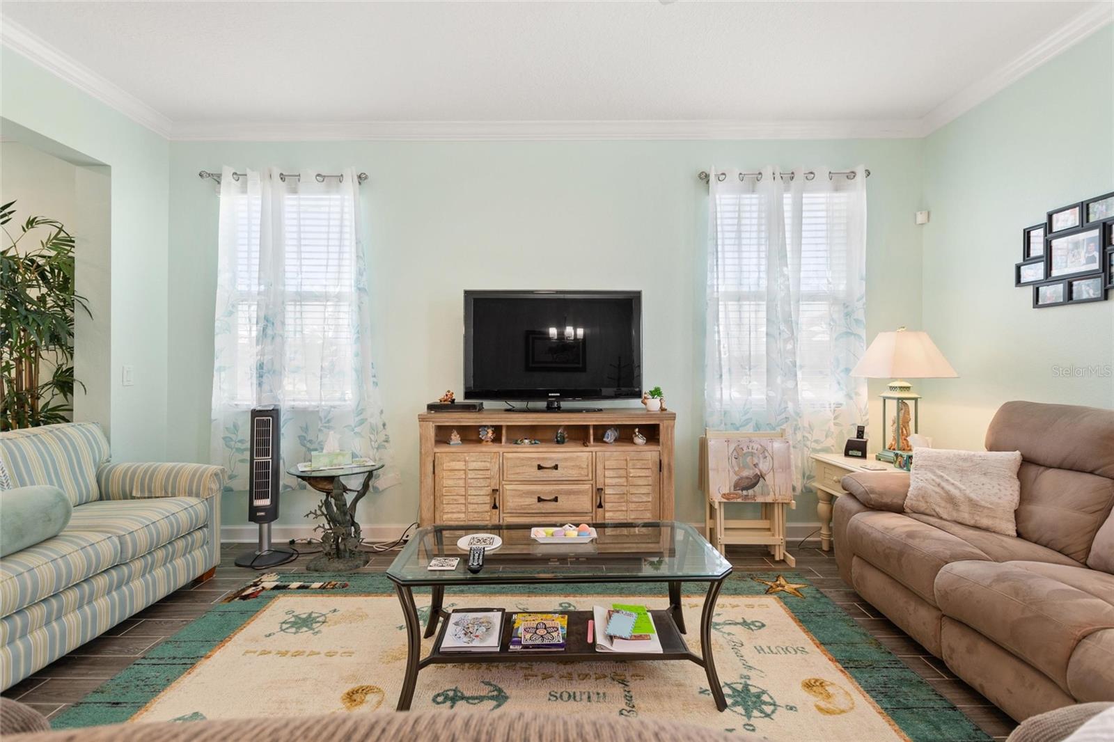 Image 14 of 63 For 2937 Theme Street