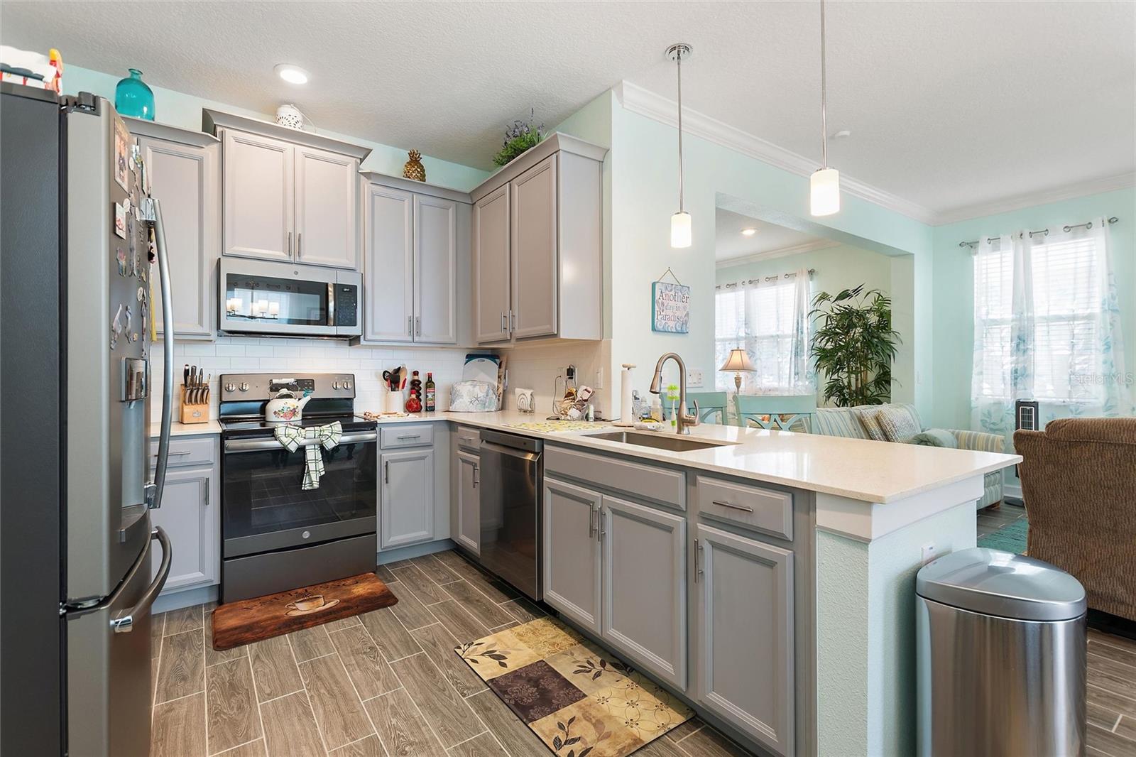 Image 15 of 63 For 2937 Theme Street