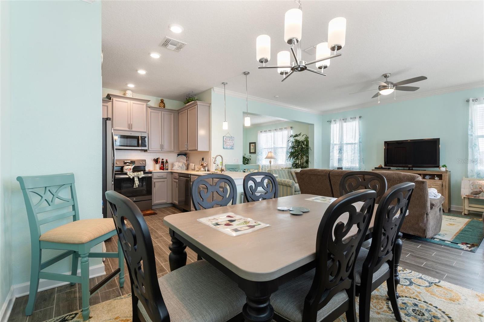 Image 19 of 63 For 2937 Theme Street