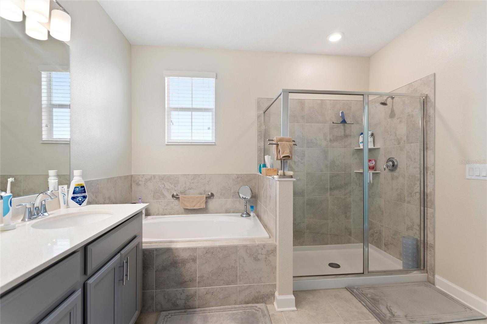 Image 23 of 63 For 2937 Theme Street