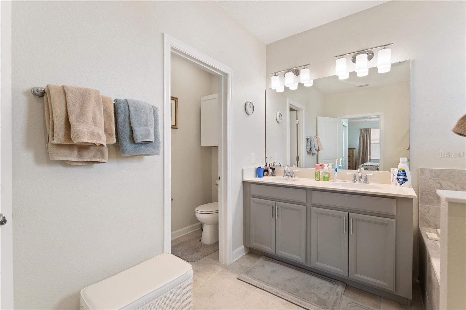 Image 24 of 63 For 2937 Theme Street