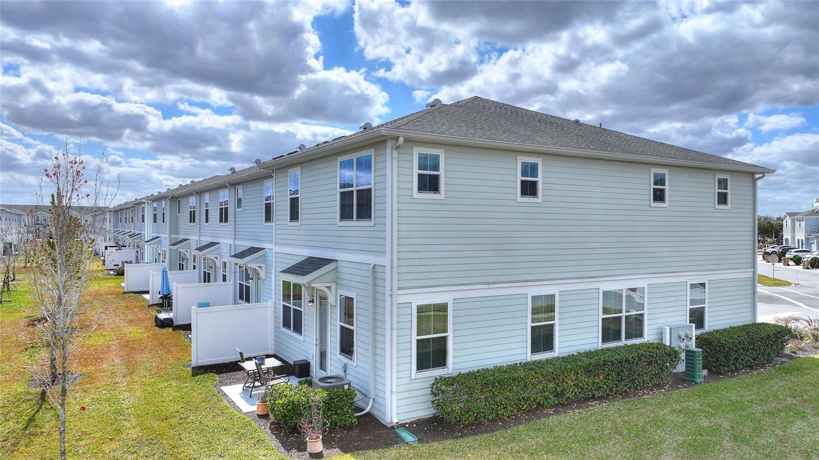 Image 3 of 63 For 2937 Theme Street