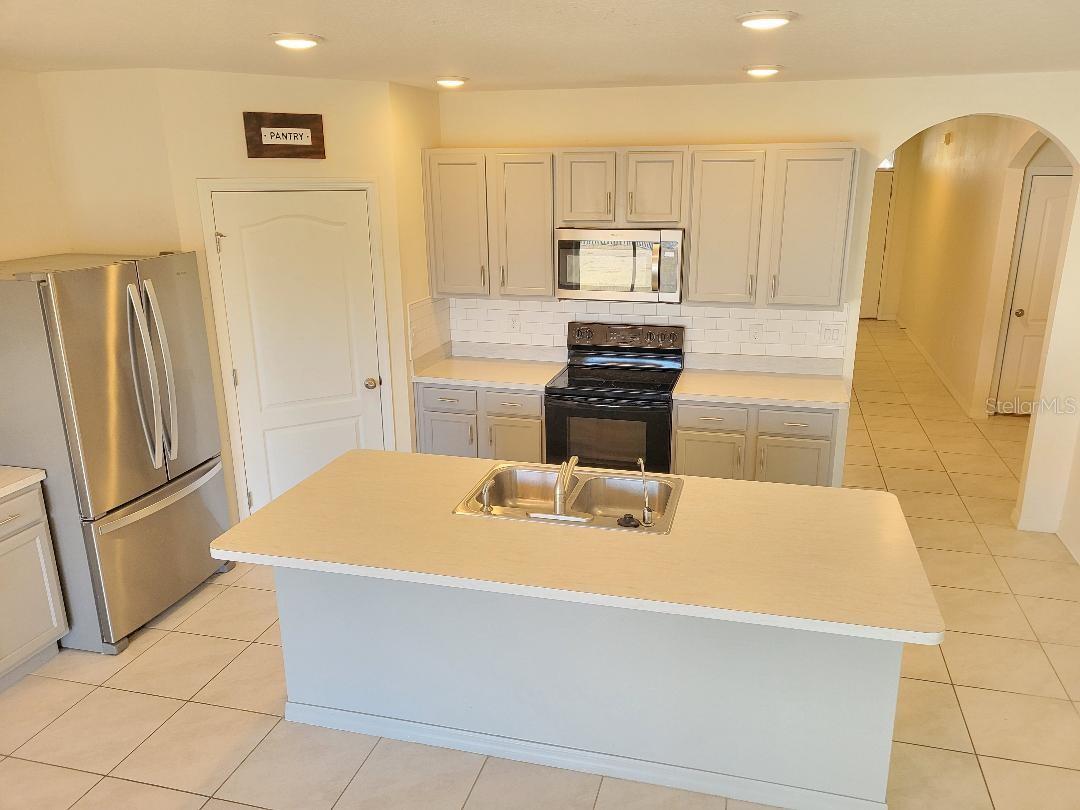 Image 10 of 19 For 4270 Roberta Drive