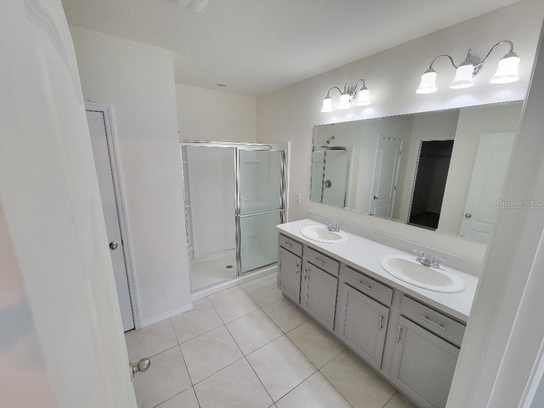 Image 16 of 19 For 4270 Roberta Drive