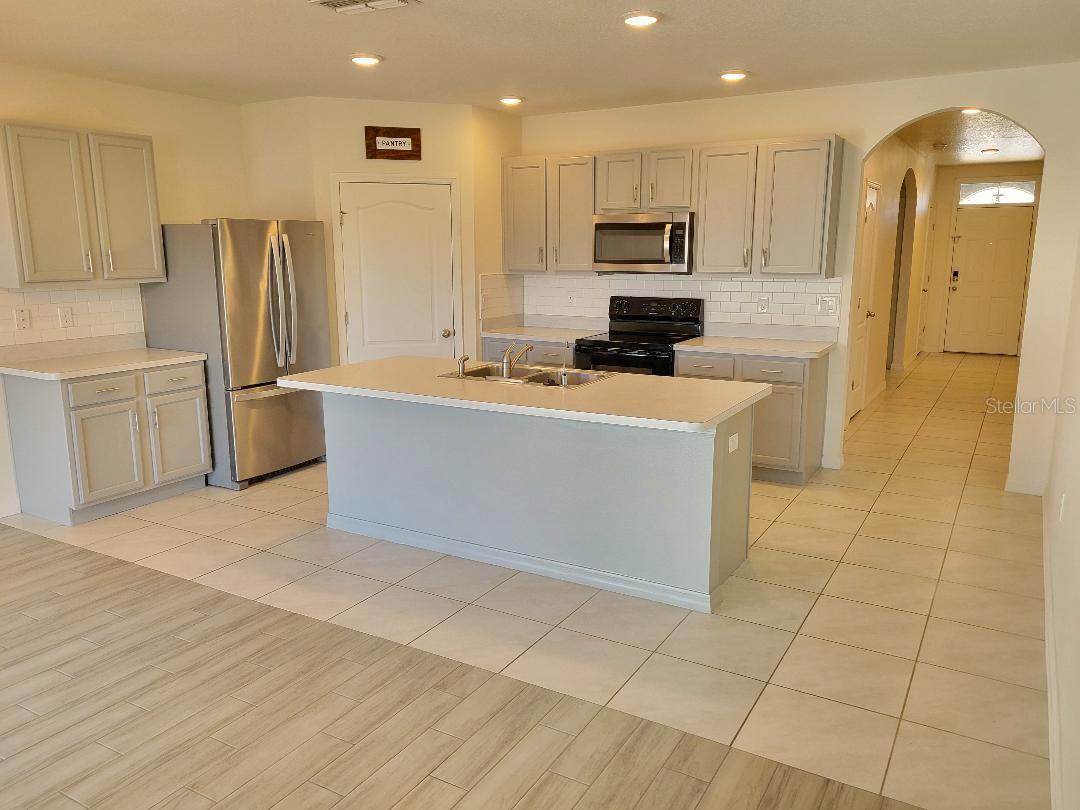 Image 9 of 19 For 4270 Roberta Drive