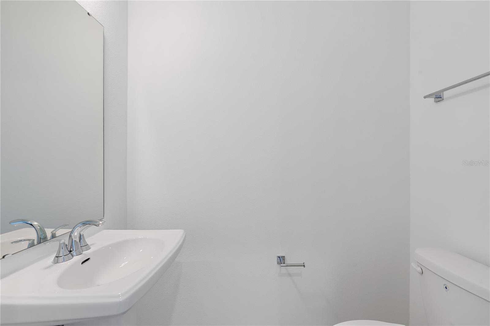 Image 10 of 32 For 15220 Blue Peacock Lane