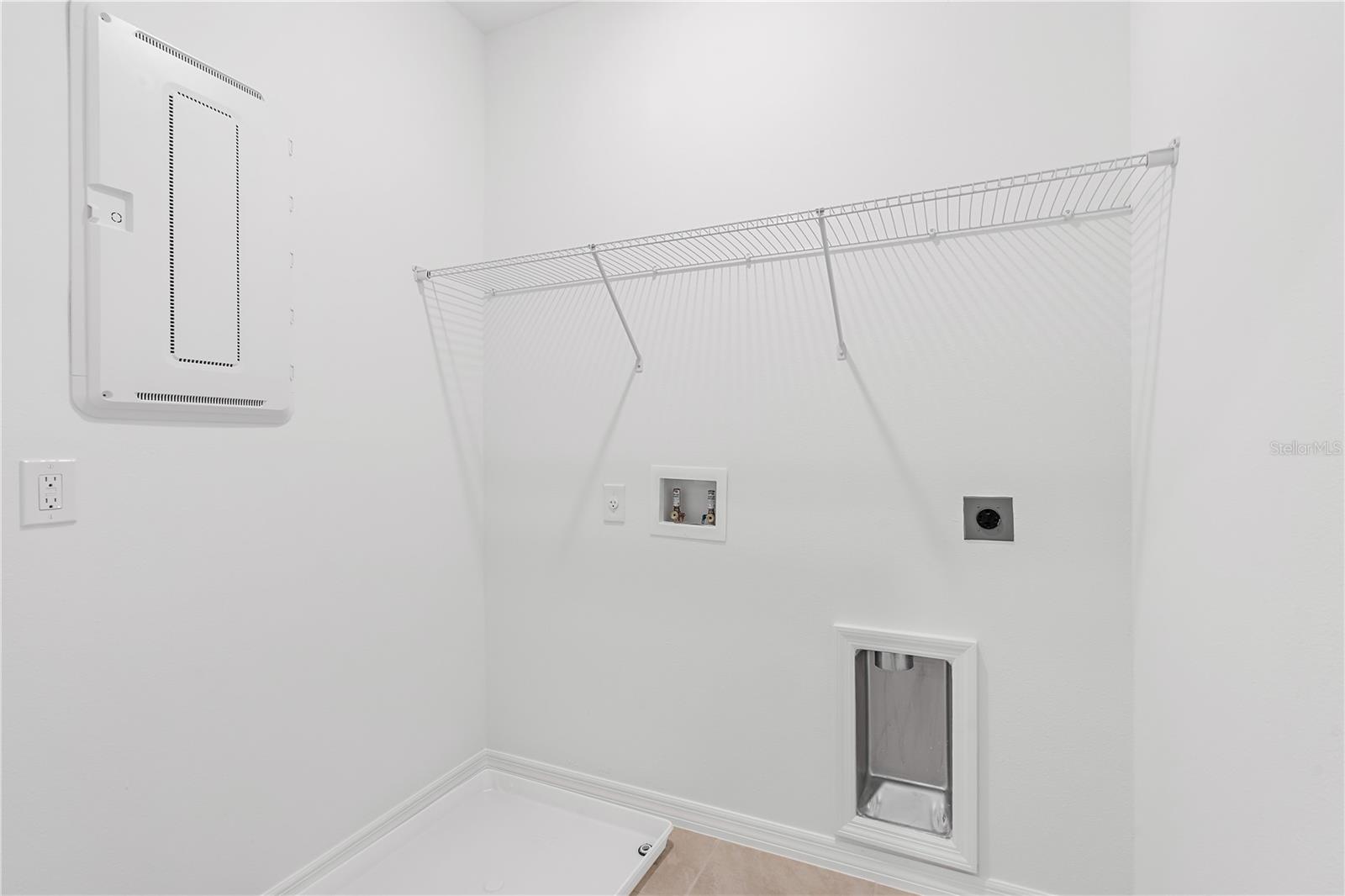 Image 16 of 32 For 15220 Blue Peacock Lane