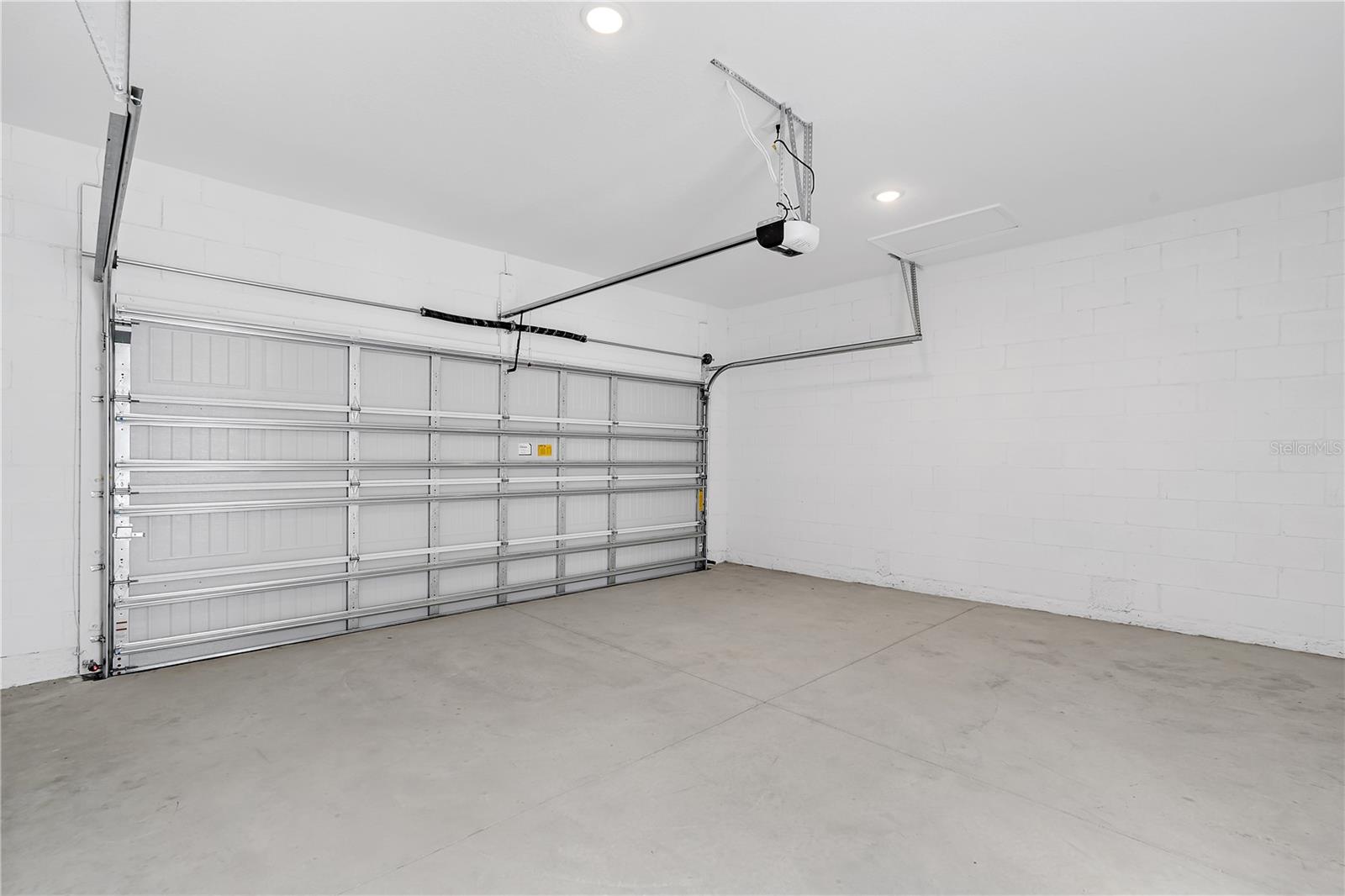 Image 29 of 32 For 15220 Blue Peacock Lane