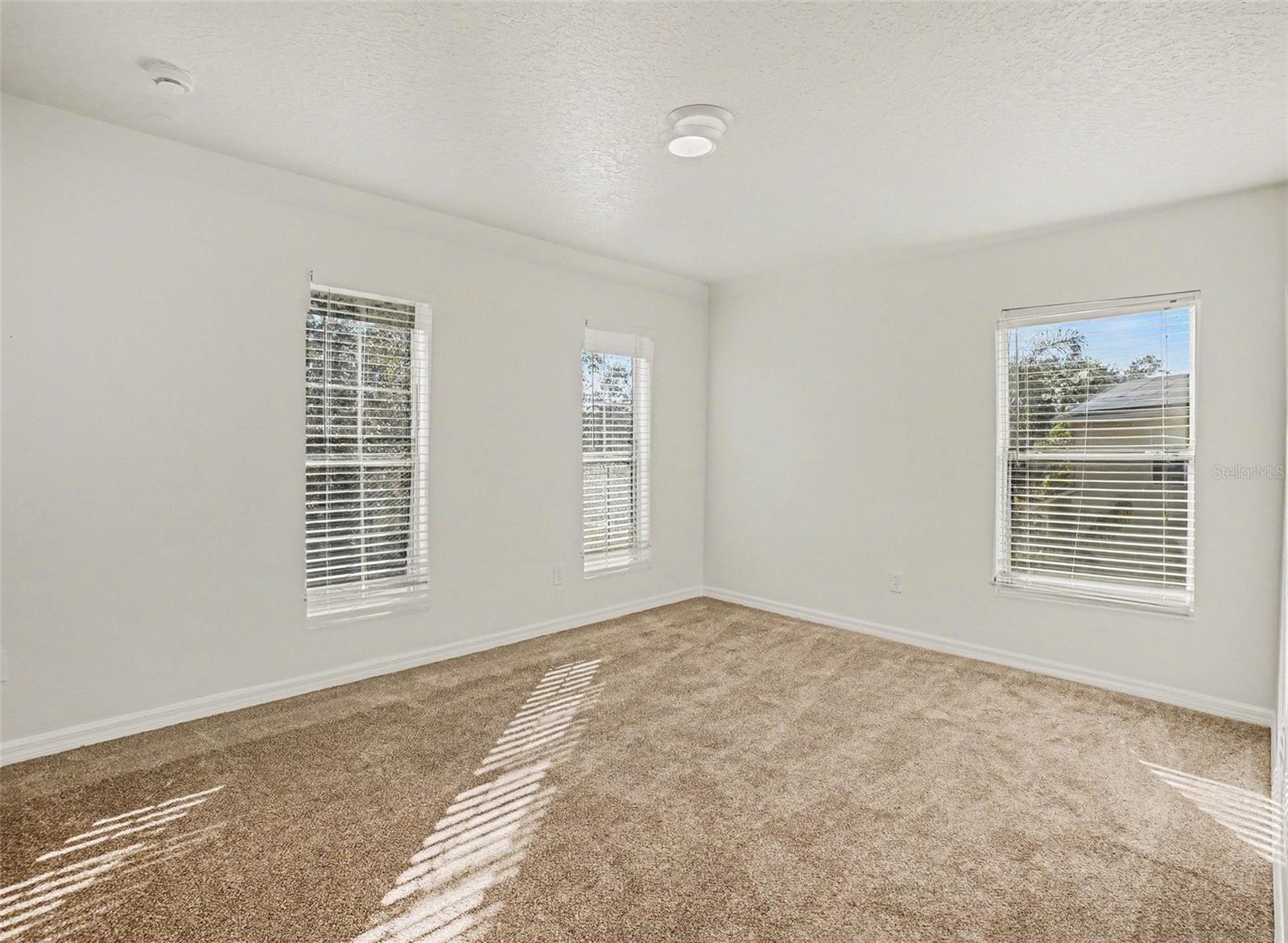 Image 12 of 27 For 13811 Earpod Drive