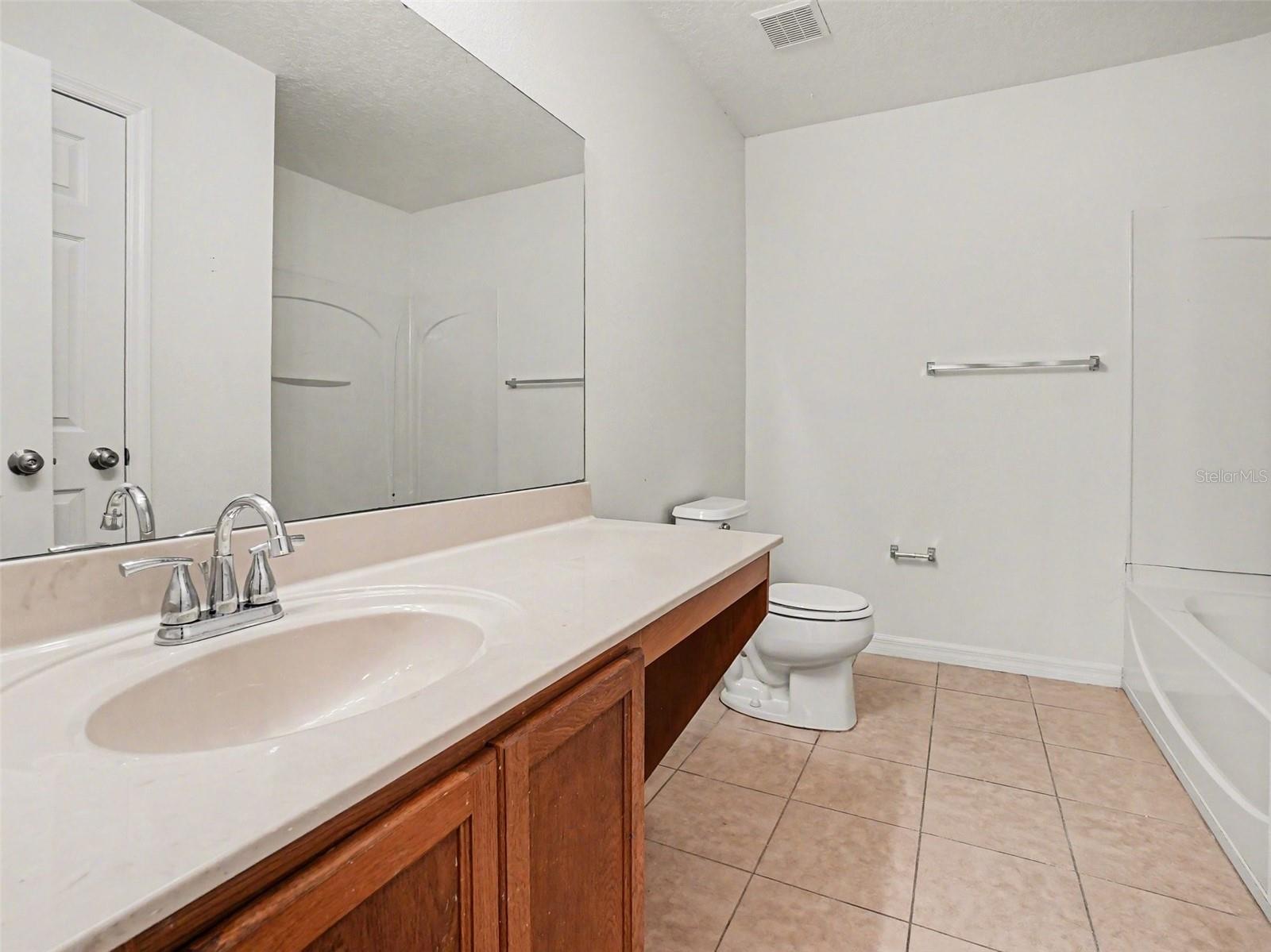 Image 15 of 27 For 13811 Earpod Drive