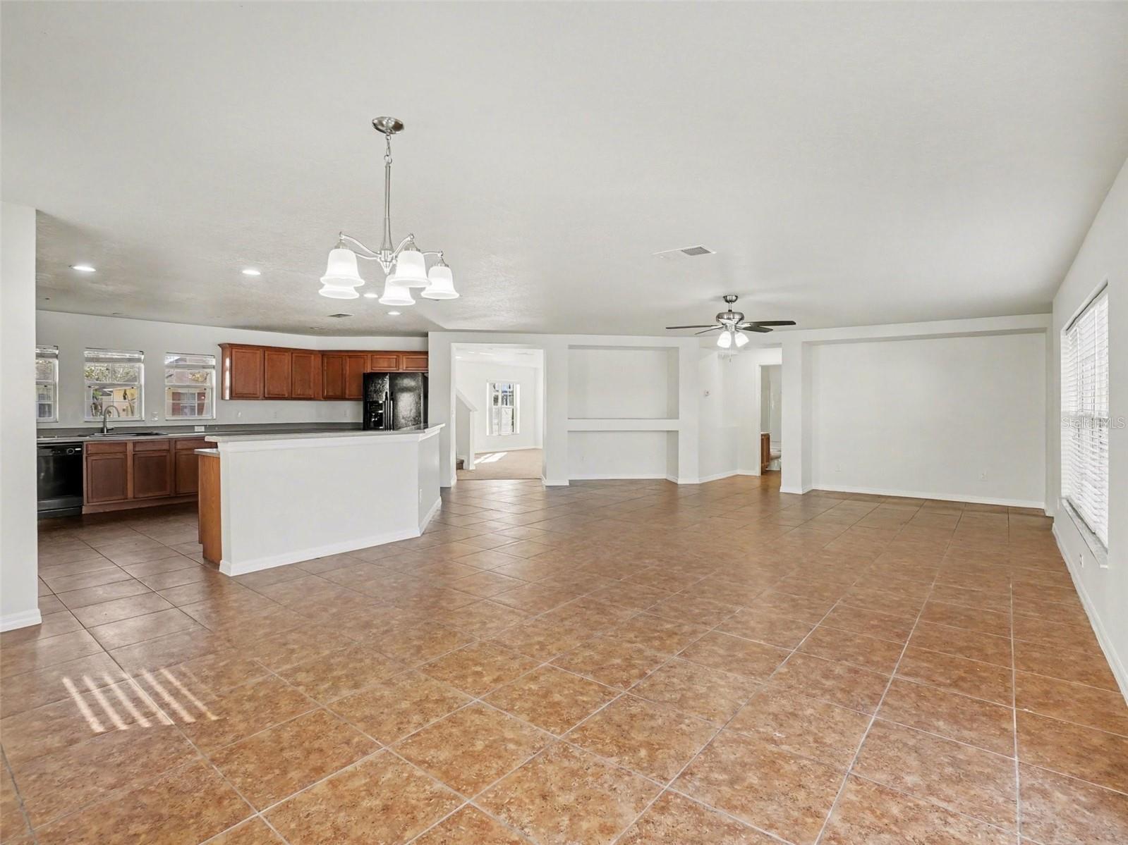 Image 21 of 27 For 13811 Earpod Drive