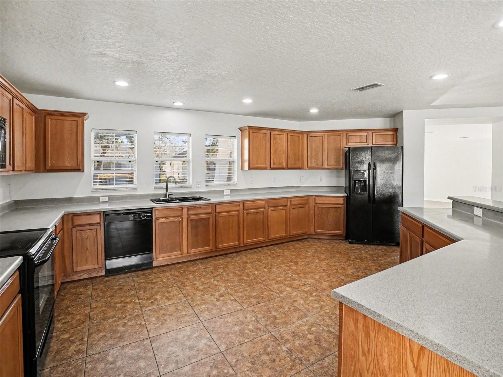 Image 23 of 27 For 13811 Earpod Drive