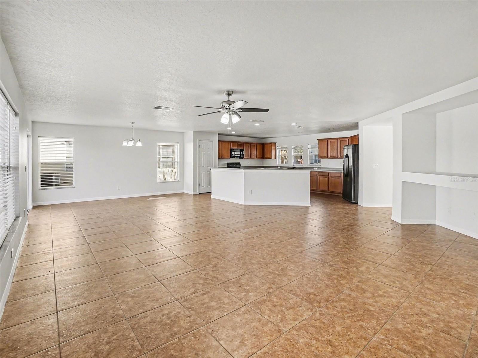 Image 5 of 27 For 13811 Earpod Drive