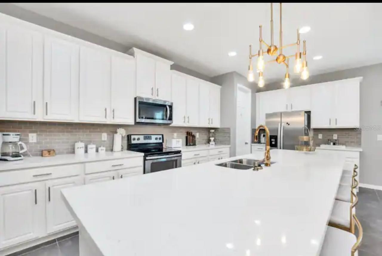 Image 5 of 58 For 1870 Sawyer Palm Place