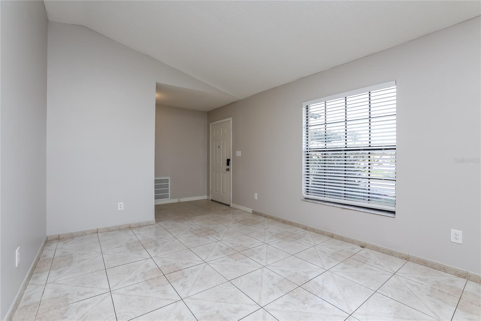 Image 4 of 16 For 3321 Knightsbridge Road