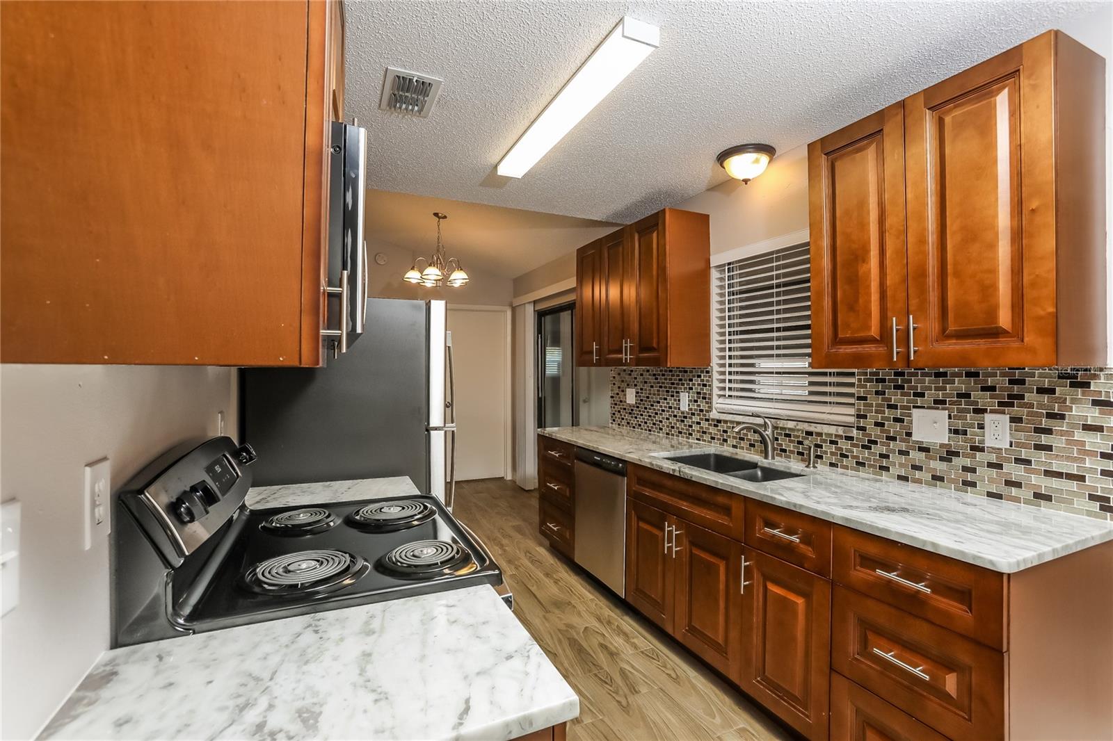 Image 5 of 16 For 3321 Knightsbridge Road