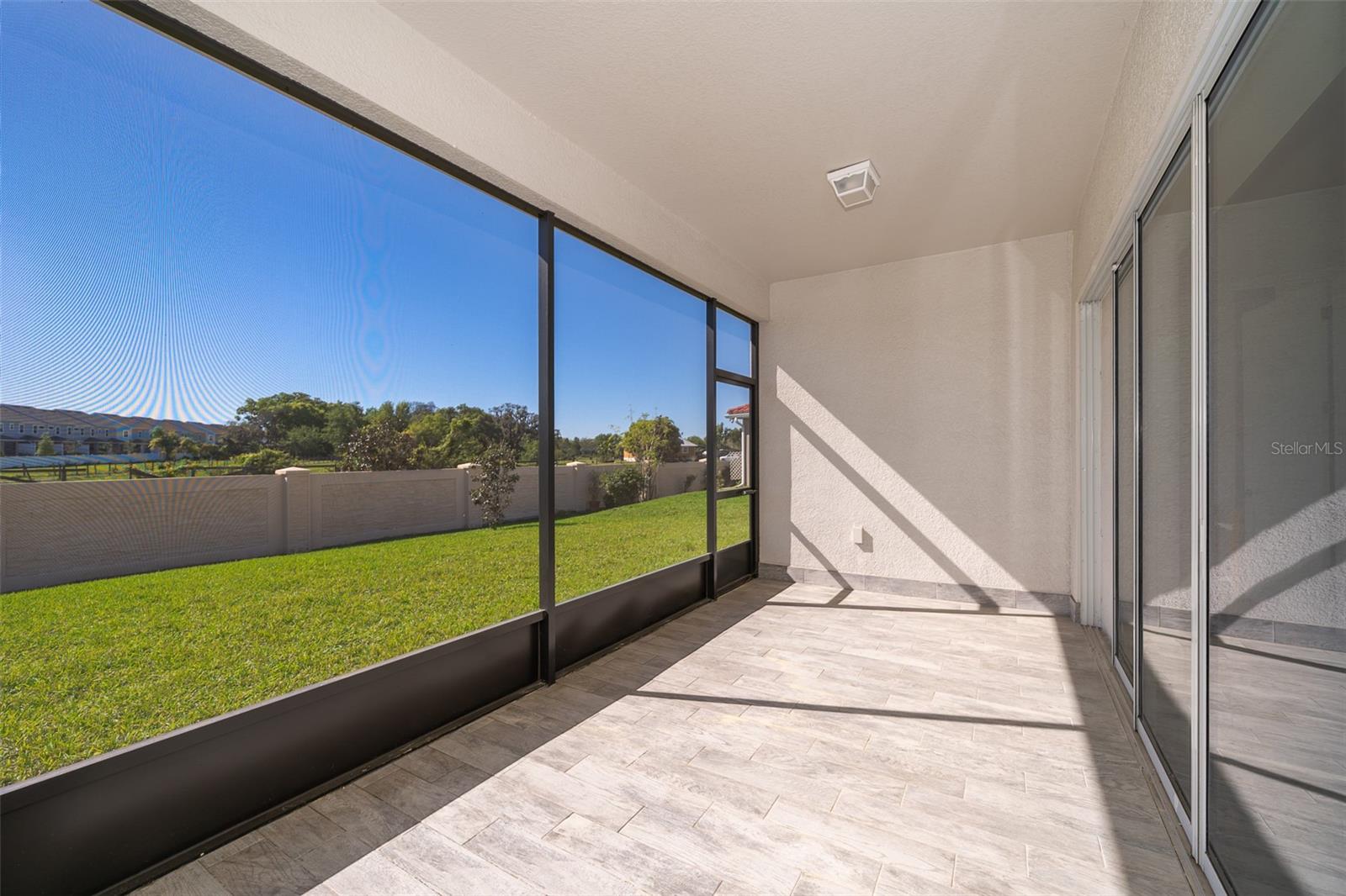 Image 28 of 37 For 2400 Symphony Circle