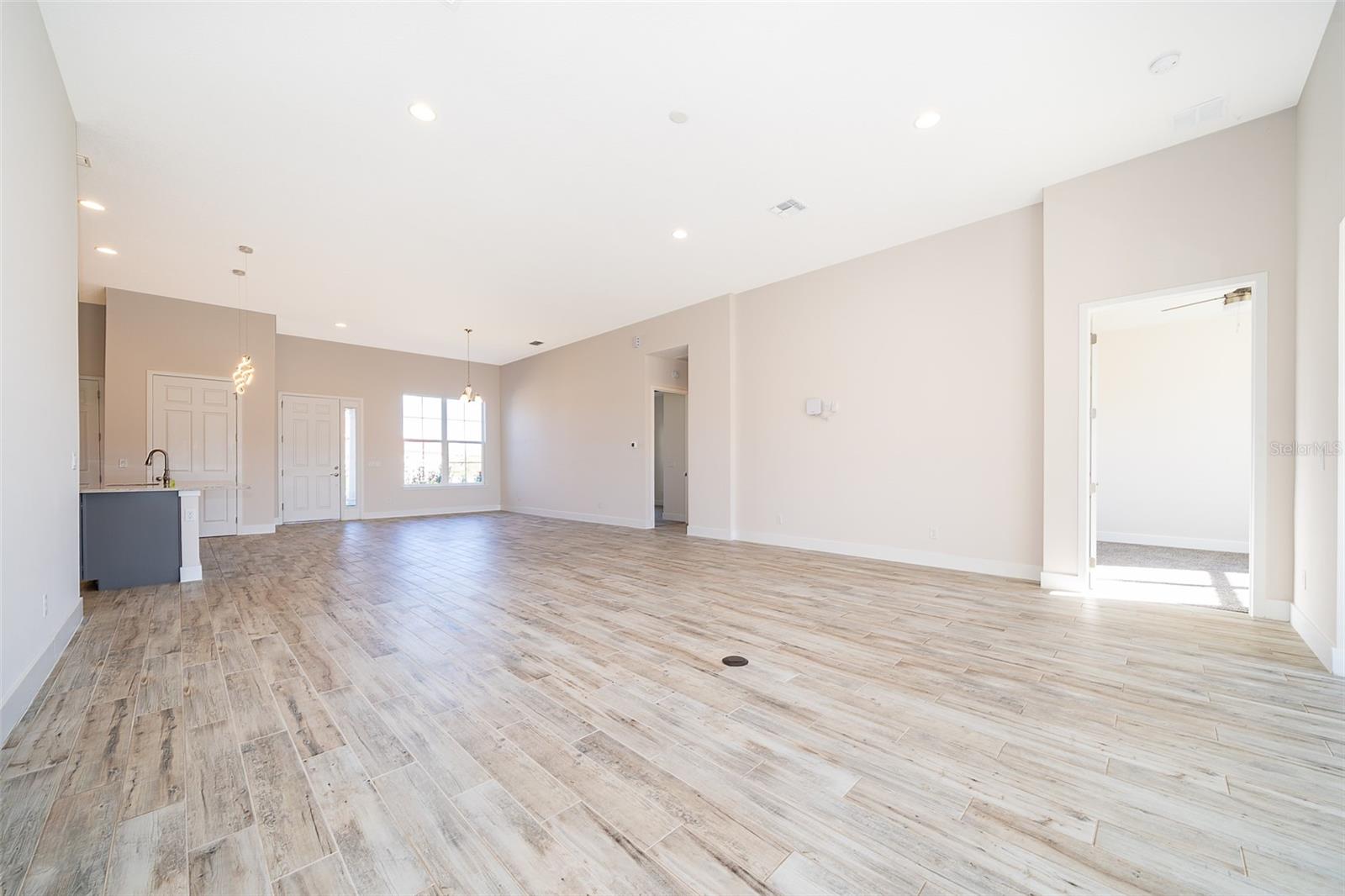 Image 4 of 37 For 2400 Symphony Circle