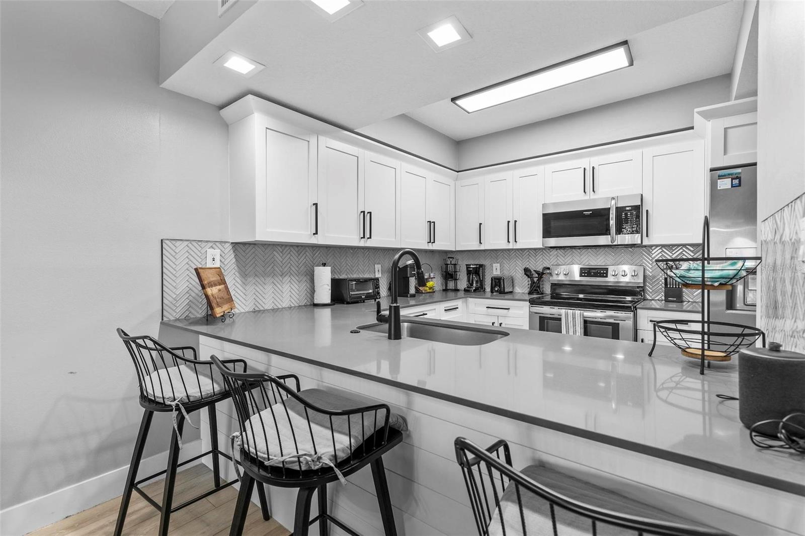 Image 12 of 50 For 5300 Atlantic Avenue 5-405