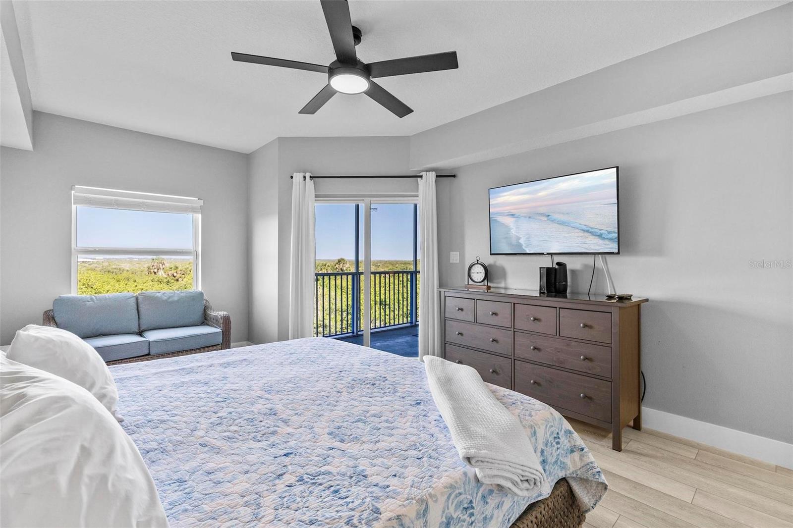 Image 23 of 50 For 5300 Atlantic Avenue 5-405