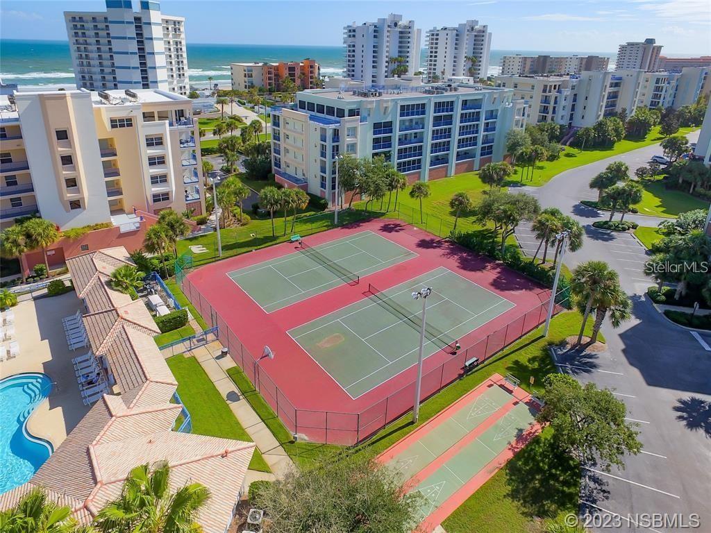 Image 46 of 50 For 5300 Atlantic Avenue 5-405