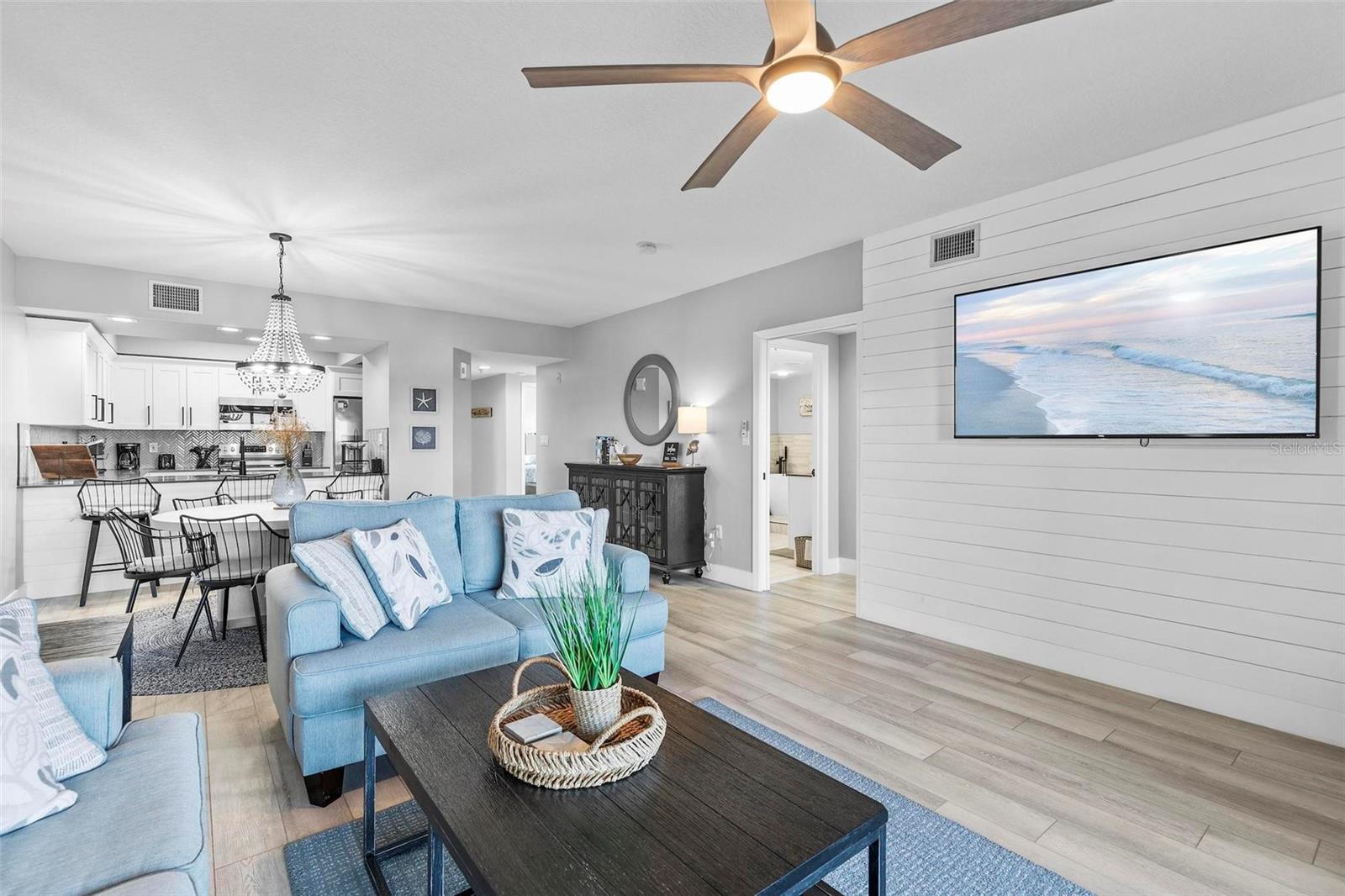 Image 7 of 50 For 5300 Atlantic Avenue 5-405