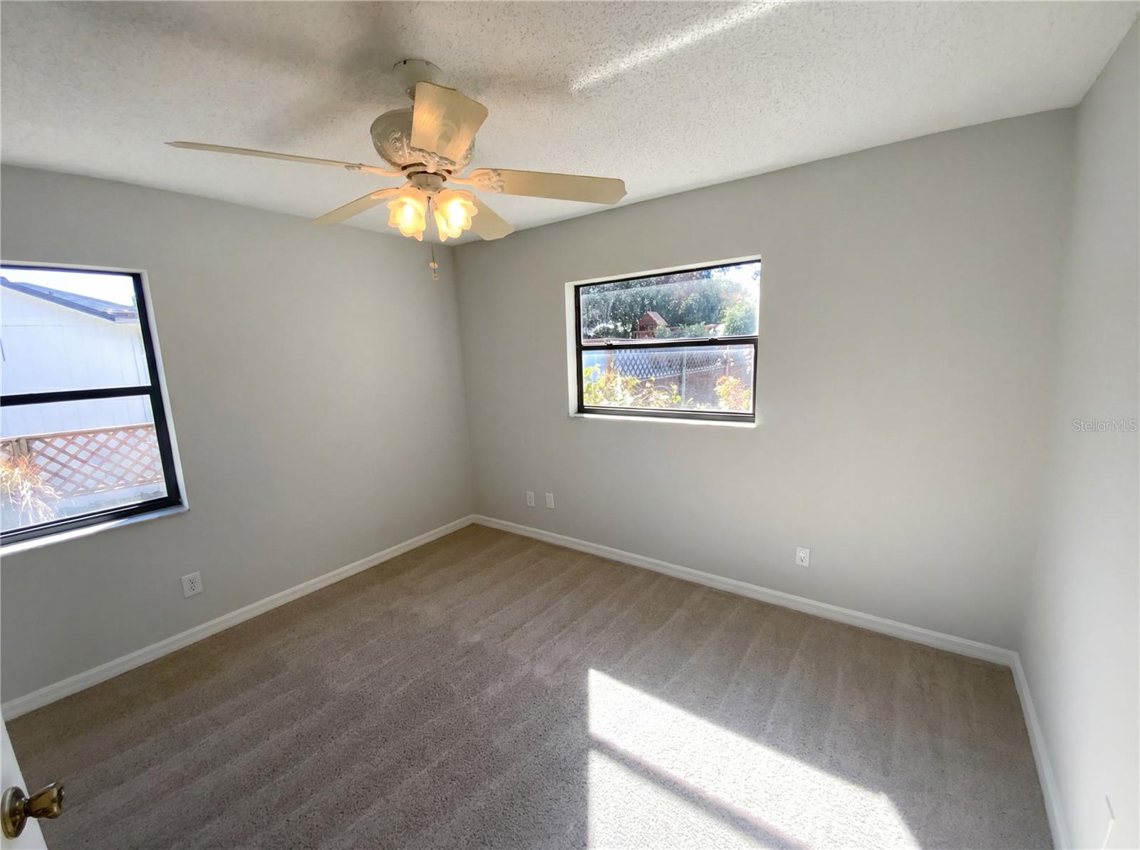 Image 23 of 35 For 10244 Hoover Street