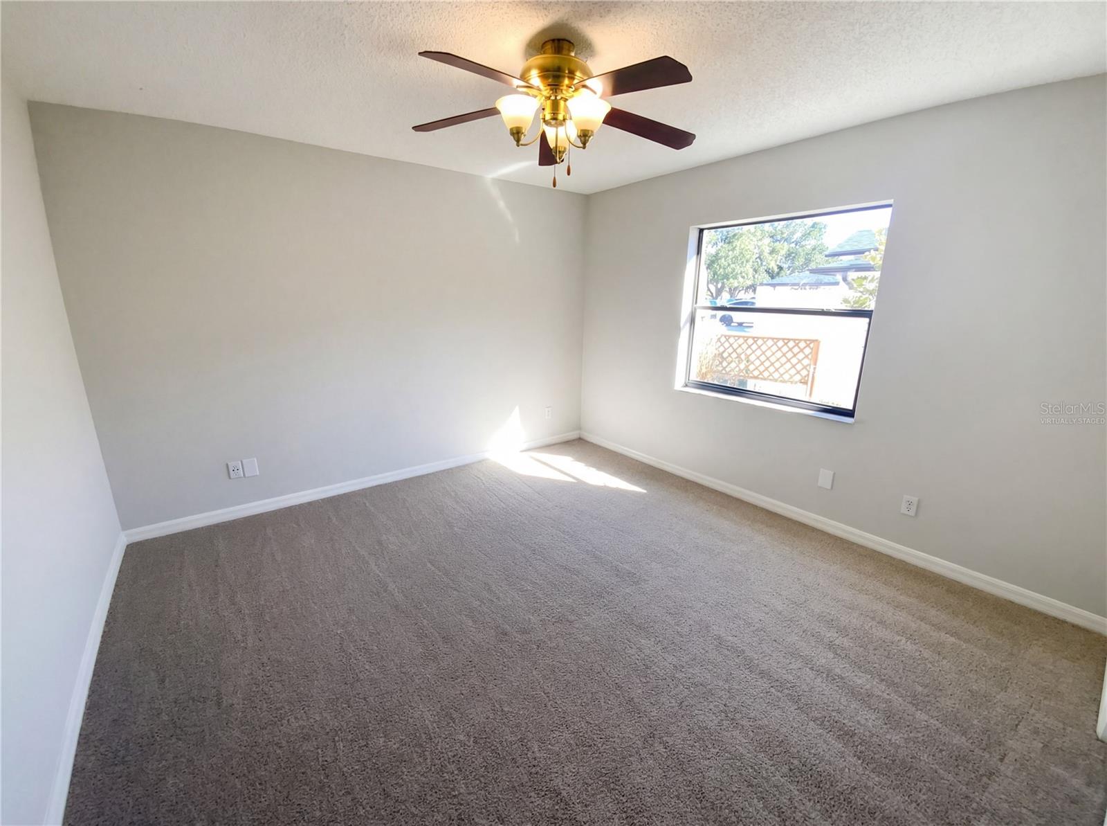 Image 4 of 35 For 10244 Hoover Street