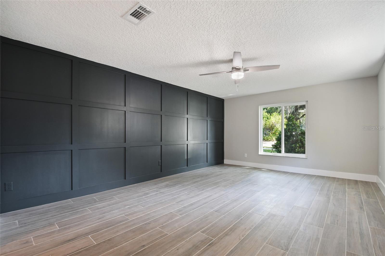 Image 12 of 31 For 213 Tilden Street