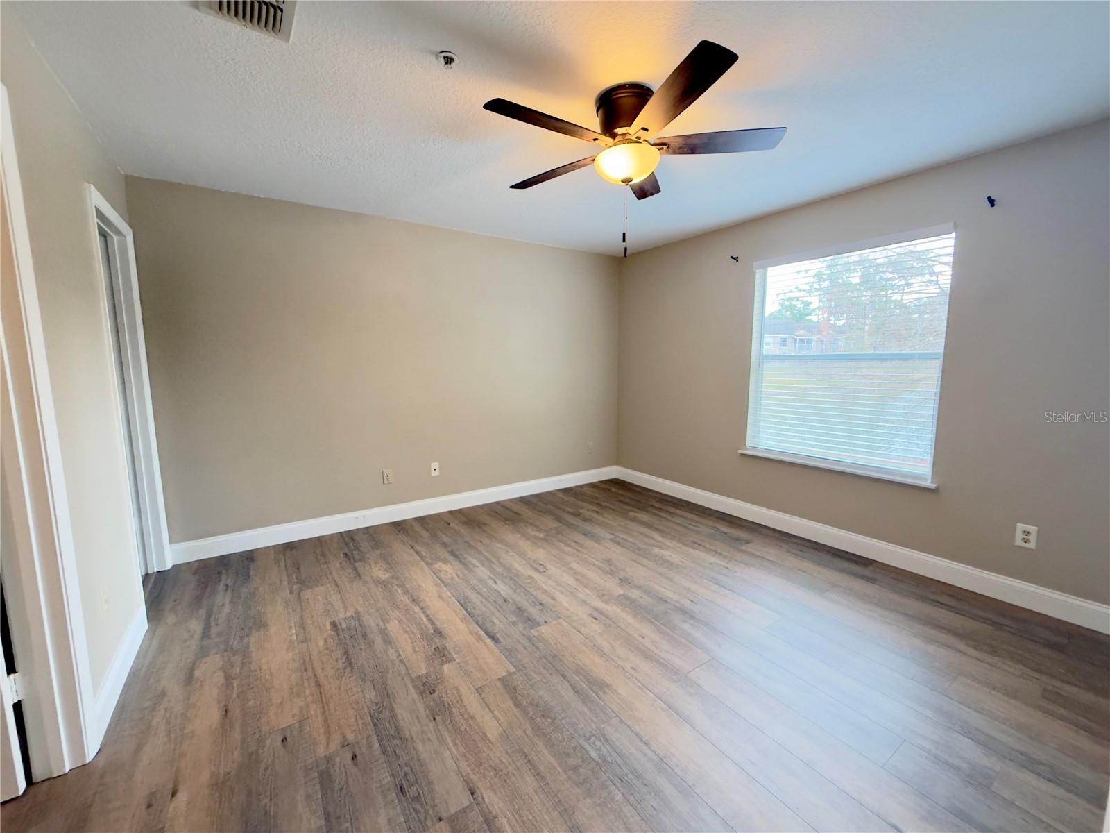 Image 14 of 36 For 120 Reserve Circle 104